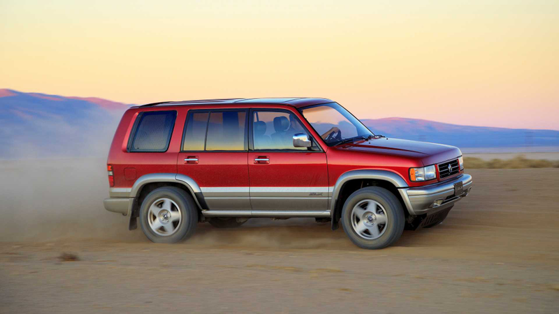 Illustration for article titled Remember The Acura SLX? This One Got A Very Modern Upgrade For Radwood
